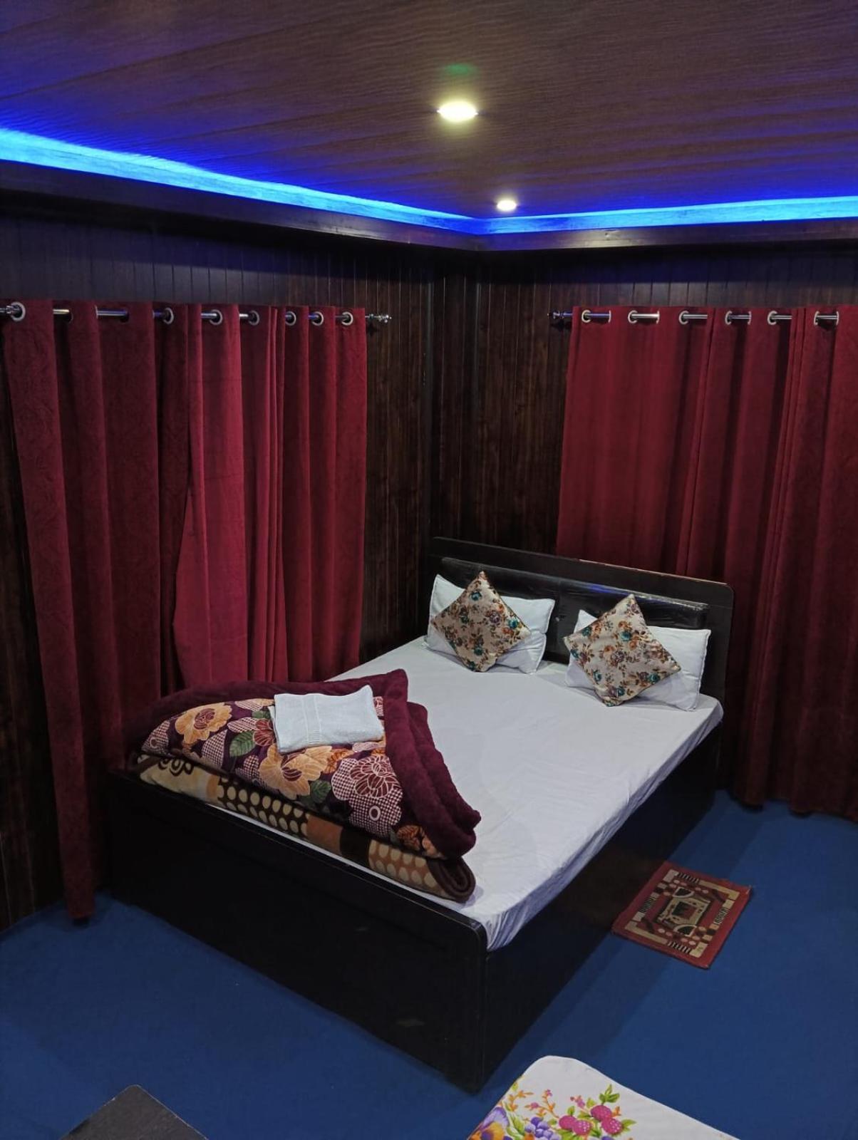 Goonkeshari Homestay Ghum
